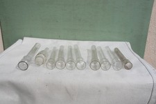 lot de verres pour lampes à pétrole.