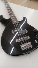 Guitare basse électrique