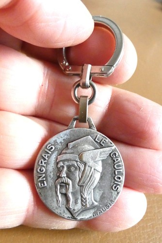 Ancien porte clé - , augis