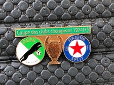 PINS BADGE FOOTBALL SOCCER