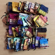 Pochette à bijoux assortie de