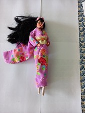 Poupée Barbie Japonaise