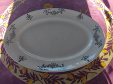 Plat Ovale ancien Terre de Fer