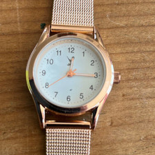 montre bracelet N2210 quartz