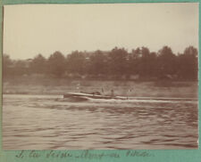 Sur la Seine, canot automobile