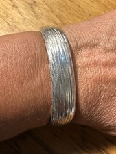 Très Jolie Bracelet Manchette ( LILI LA PIE ) Vintage