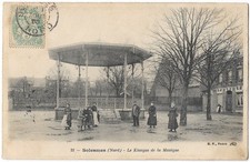 FR59 SOLESMES Kiosque musique decollee