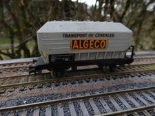 Wagon trémie à essieux