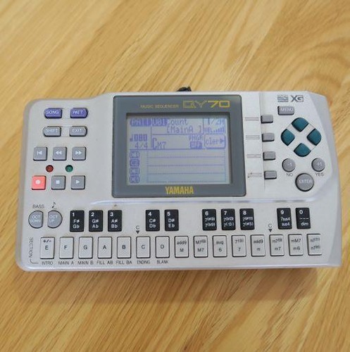 Yamaha qy70 midi - yamaha,