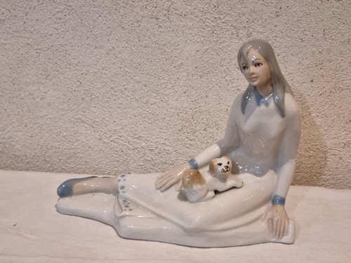 Jeune fille chien - jeune,