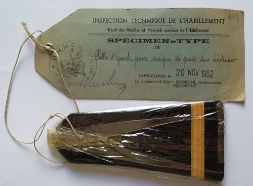 Epaulettes modèle type sous - type,
