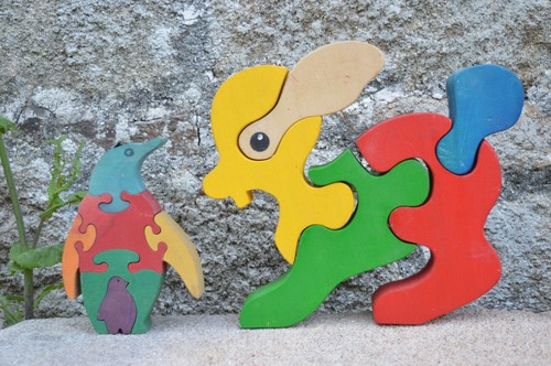 Deux jouets puzzles - deux, bois