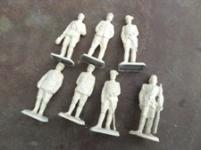 Mokarex 7 figurines plastique à peindre jeu d'échecs