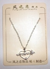 COLLIER AVEC PENDENTIF STRASS - COEUR - CHAINE METAL - NEUF SOUS BLISTER- CPS003