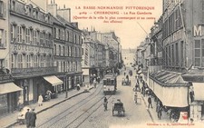 CPA 50 CHERBOURG / LA RUE