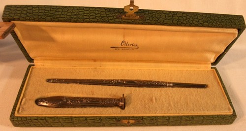 Porte plume cachet en - et,