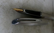 BEAU STYLO PLUME WATERMAN CF PL. ARGENT - FINITION MILLERAIES - PLUME OR 18 K