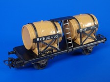 ** MARKLIN  wagon tonneaux vin