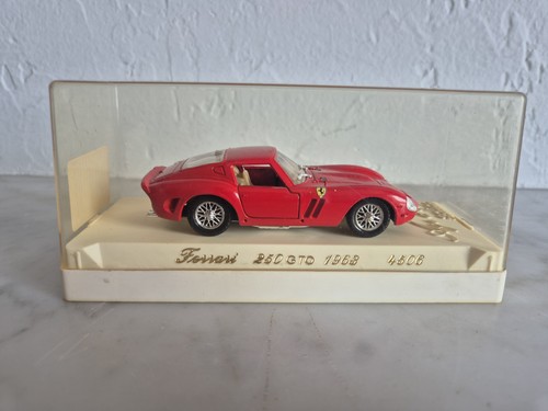 Voiture miniature vintage