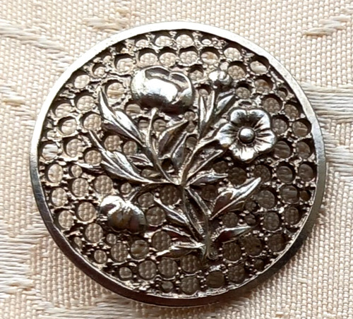 Ancien bouton en metal - bouton,