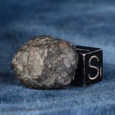 Météorite NWA 16387 de  5,50 g - Chondrite Carbonée type CK3