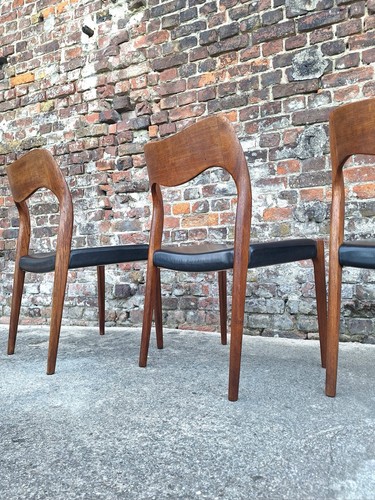 Suite chaises modèle 71 - chaises,