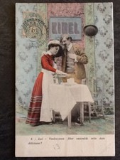 CP FEMME SERT VERRE MOUSTACHU