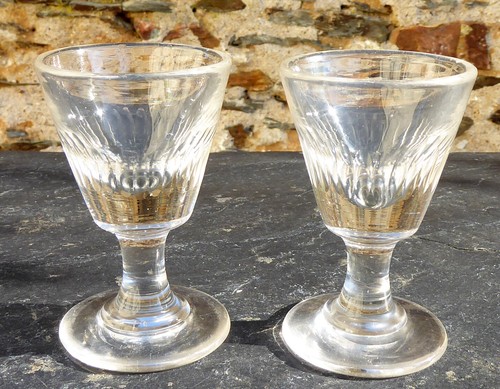 Rare verres pied alcool - rare,