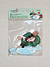 PLASTOY magnet relief
