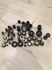 Lot de Roues Pour Voitures Anciennes 1/43,1/24,1/18 Etc