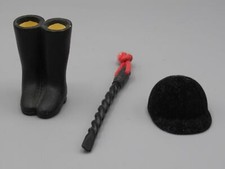 Bombe et cravache de cavalier pour poupée, bottes de décoration
