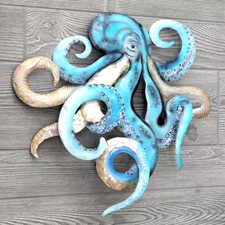 DEADLY BLUE CORAL REEF OCTOPUS