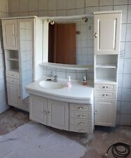 meuble de salle de bain avec vasque