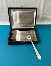 12 fourchettes à gâteaux