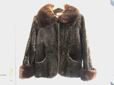 Manteau court en fausse fourrure marron T 3 (38/40)