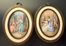 2 MINIATURES PEINTES XIXE OVALES SCENES GALANTES DU XVIIIE IVOIRE ET LAITON DORE