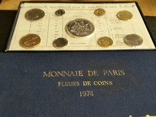 TRÈS BEAU COFFRET DE LA MONNAIE DE PARIS FLEURS DE COINS 1974 AVEC LA 50 FRANCS 