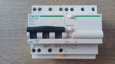 Disjoncteur différentiel  tétra SCHNEIDER DT40, 40A avec vigi  300 mA