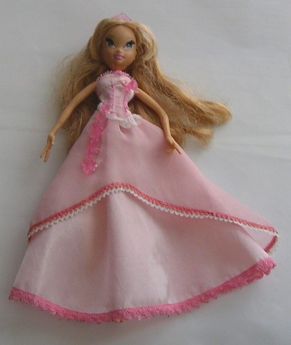 Poupée winx club flora - winx,