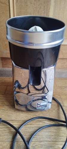 Presse agrumes électrique