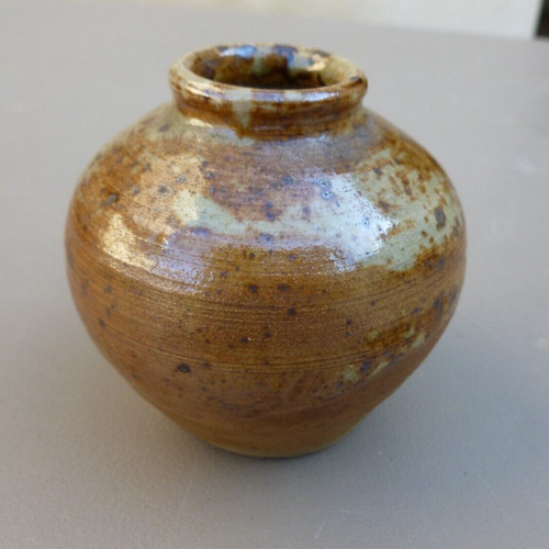 Petit vase grès signé - en,