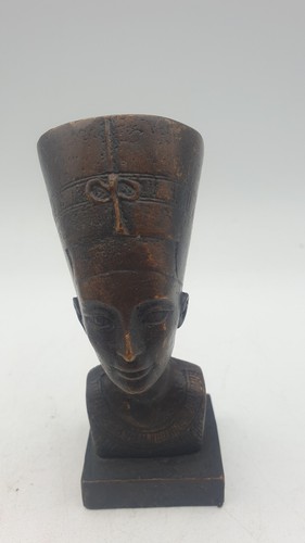 Nefertiti reproduction - reproduction,
