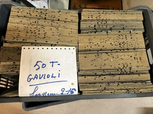 Lot cartons perforés - cartons,