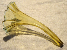 Vase cornet verre ambré