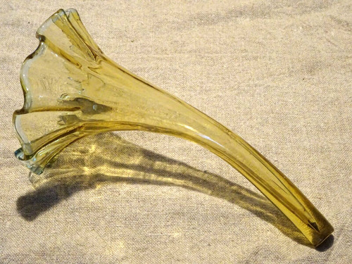 Vase cornet verre ambré