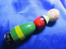 ANCIEN TRICOTIN en bois peint Bécassine , French Knitter Tool