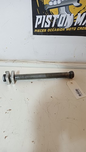 Axe roue arriere - de,
