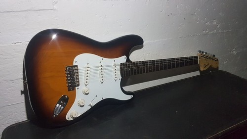 Squier fender strat - squier, by
