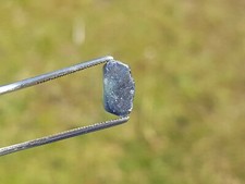 Saphir bleu brut Tanzanie