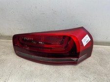 Feu arriere principal droit